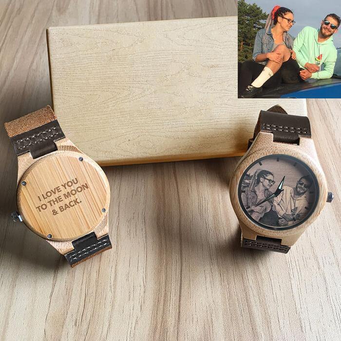 Personalisierte Herrenuhr Aus Holz Mit Fotogravur Und Braunem Rindslederarmband -