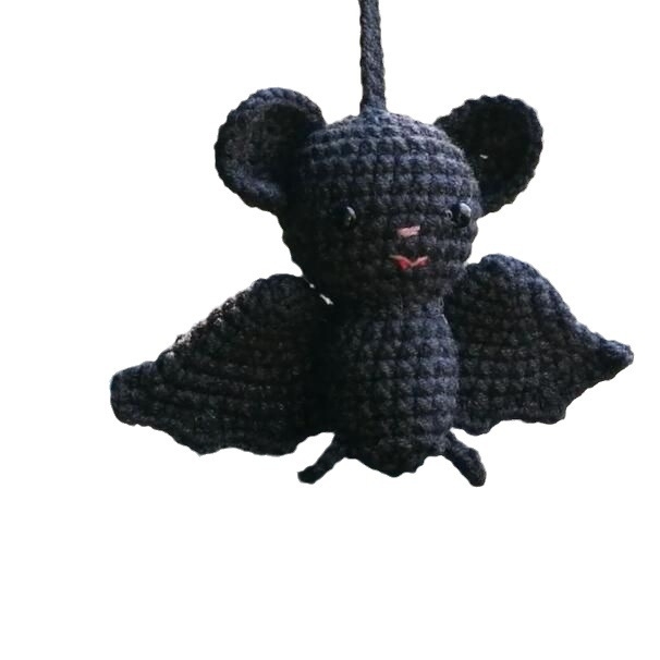 Gehäkelter Fledermaus-autoanhänger: Halloween-rückspiegel-dekoration - 