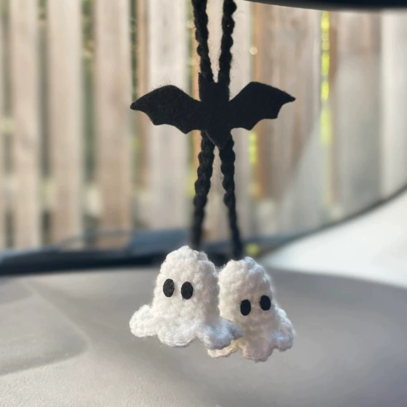 Gehäkelter Fledermaus-autoanhänger: Halloween-rückspiegel-dekoration - 