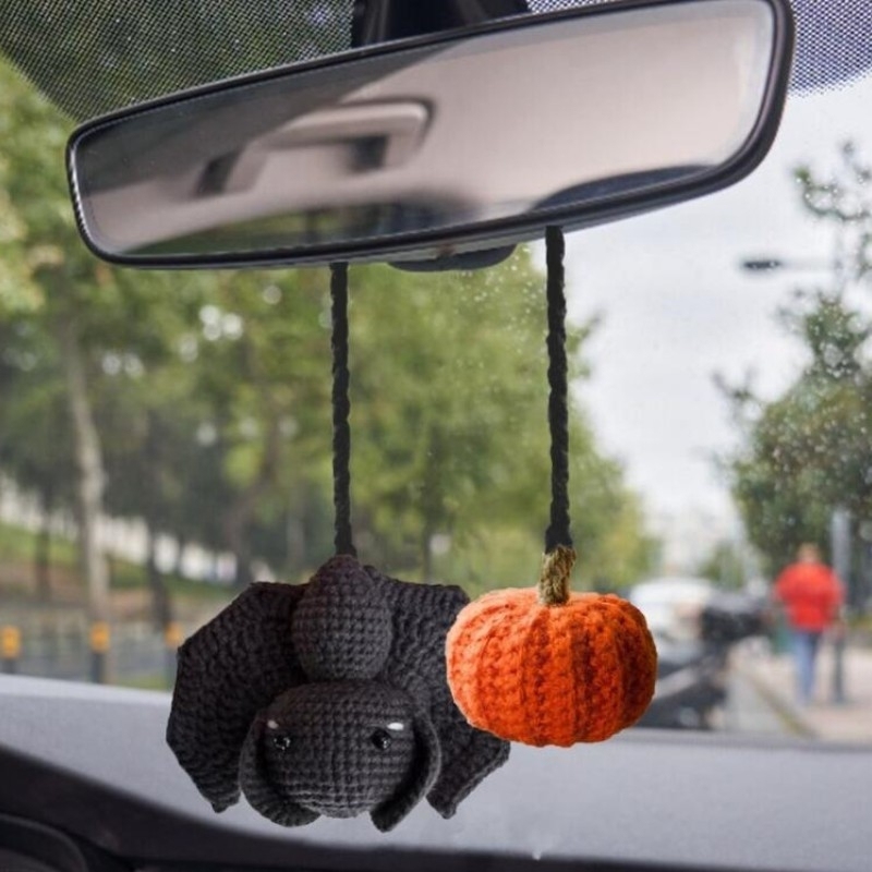 Gehäkelter Fledermaus-autoanhänger: Halloween-rückspiegel-dekoration - 
