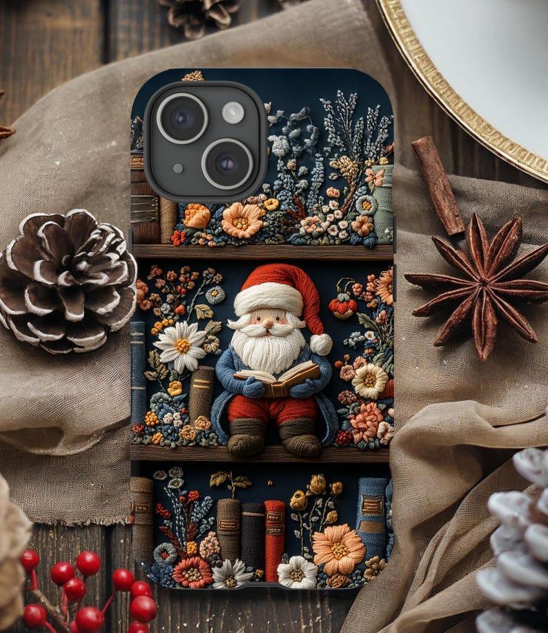 Niedliche Buch-santa-handyhülle, Skurriles Weihnachts-iphone Magsafe, Weihnachtsmann Auf Bücherregal-handyhülle, Kunststickerei-weihnachtsmann-handyhülle, Magsafe-hülle -