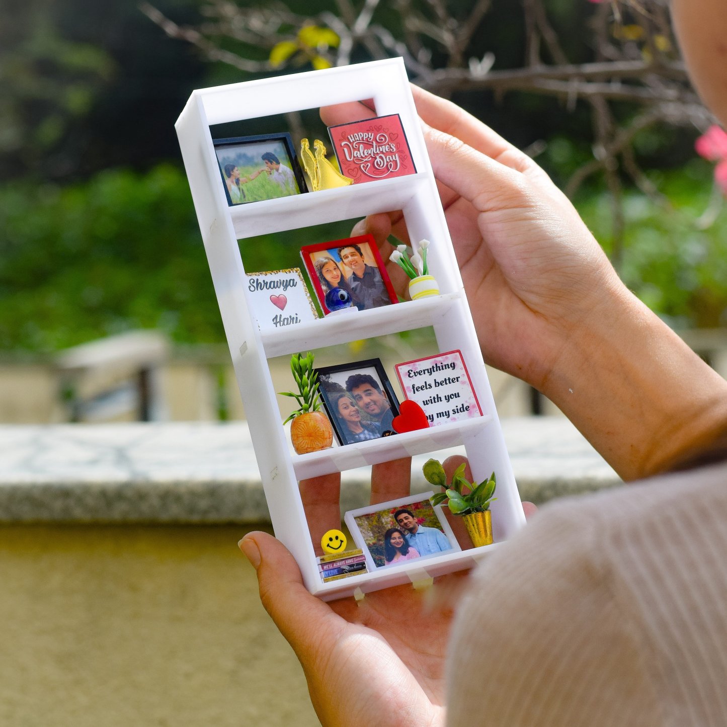 Das Miniaturregal – Individuelles Foto- Und Textgeschenk Zum Valentinstag, Personalisiertes Erinnerungsstück Für Paare - 