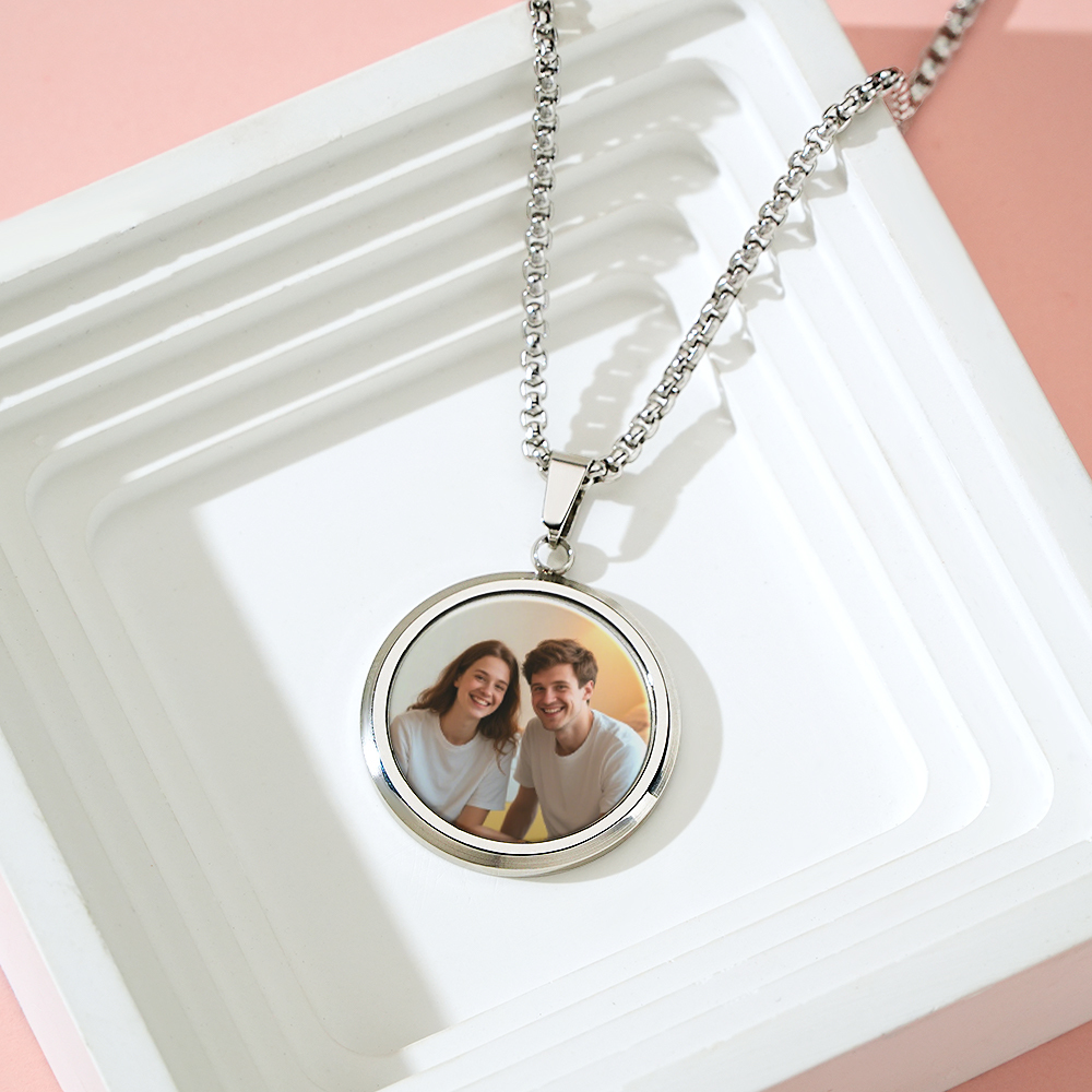 Custom Photo Reveal Necklace Personalized Temperature-Activated Photo Locket Gift Custom Heat-Sensitive Photo Necklace Gifts for Her