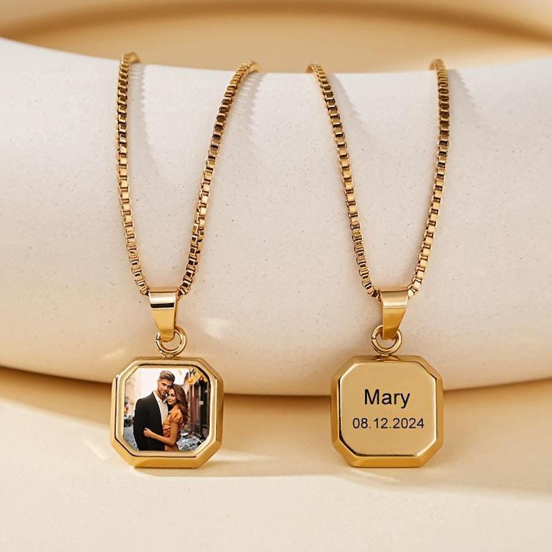Fun Gifts Custom Photo Hidden Heart Magic Necklace Personalized Cold Concealed Photo Necklace Heat Reveal Picture Necklace Suprise Gifts