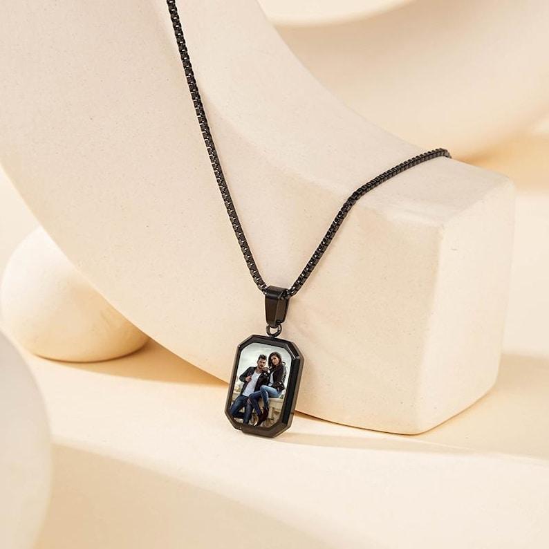 Father's Day Gifts Custom Photo Hidden Heart Magic Necklace Personalized Cold Concealed Photo Necklace Heat Reveal Picture Necklace Gifts for Him