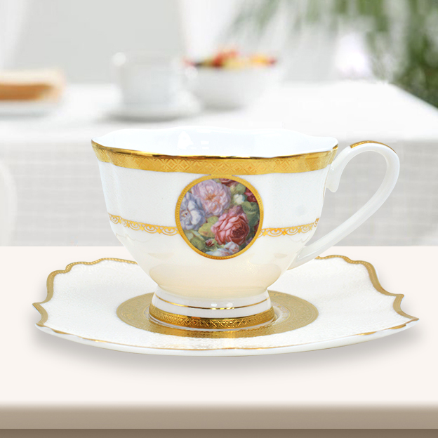 European Classical Style Bone China Ceramic gold porcelain High Quality coffee tea cup set