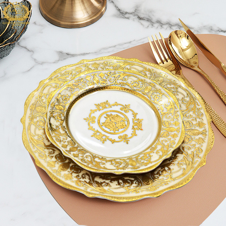 Luxury 24pcs Designer Royal Porcelain Dinner Set Bone China Ceramic Manufacturer Luxury Gold Dinnerware Set for 6 person 