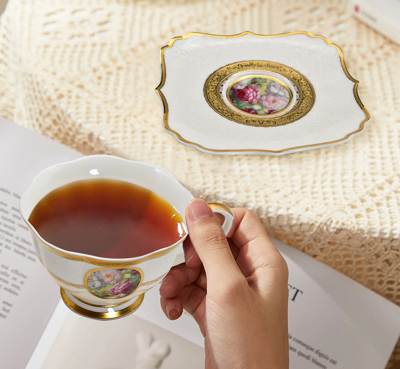 European Classical Style Bone China Ceramic gold porcelain High Quality coffee tea cup set