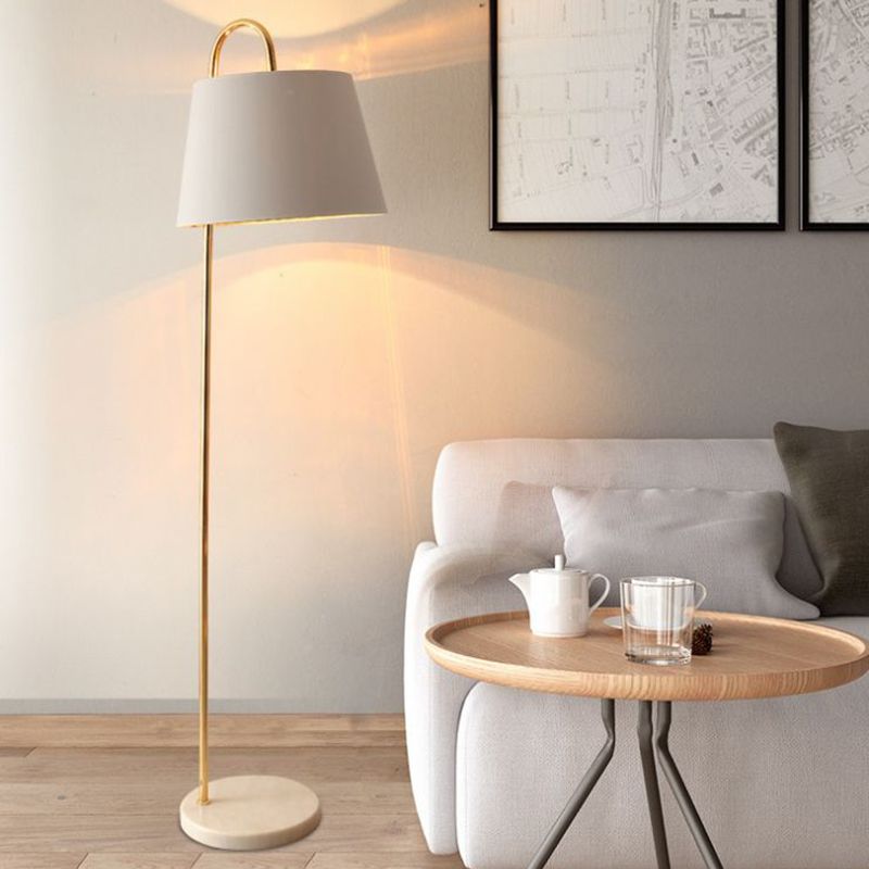 Eryn Moderne LED Lampade da Terra Semplice  Metallo/Tessuto Nero/Bianco