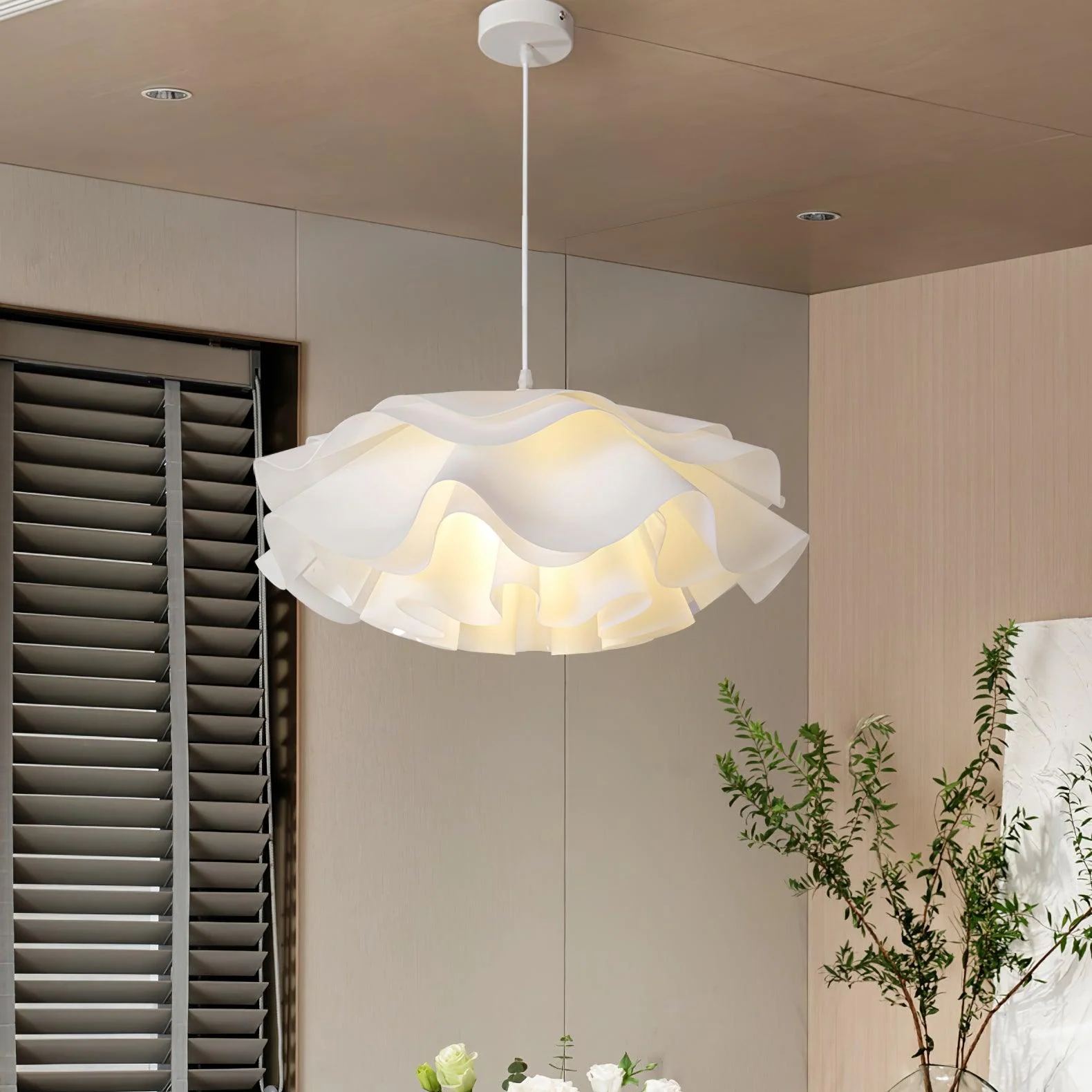 Renée Modern Flower Shaped Pendant Light Bedroom Dining Living Room