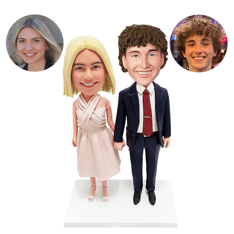 personalized bobblehead couple holding hands