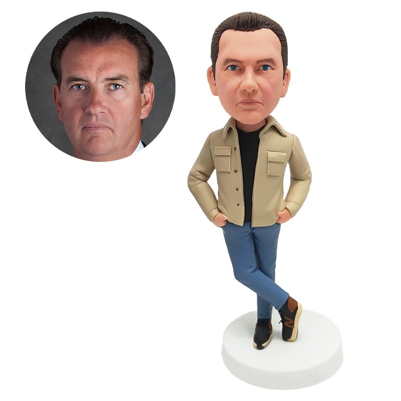 custom bobble head man with hands on the hips