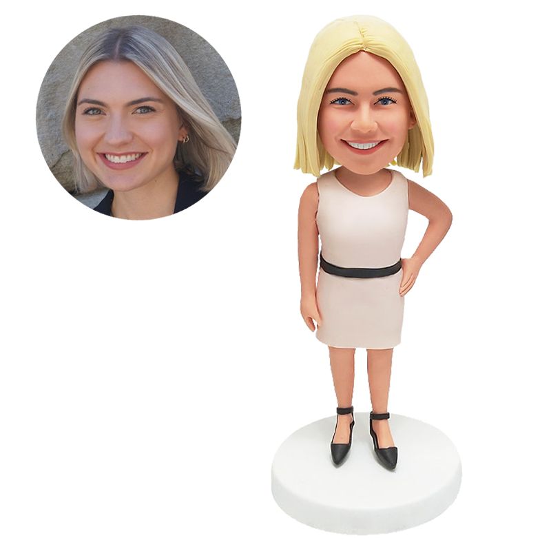 personalised bobble head elegant lady with one hand on the hip