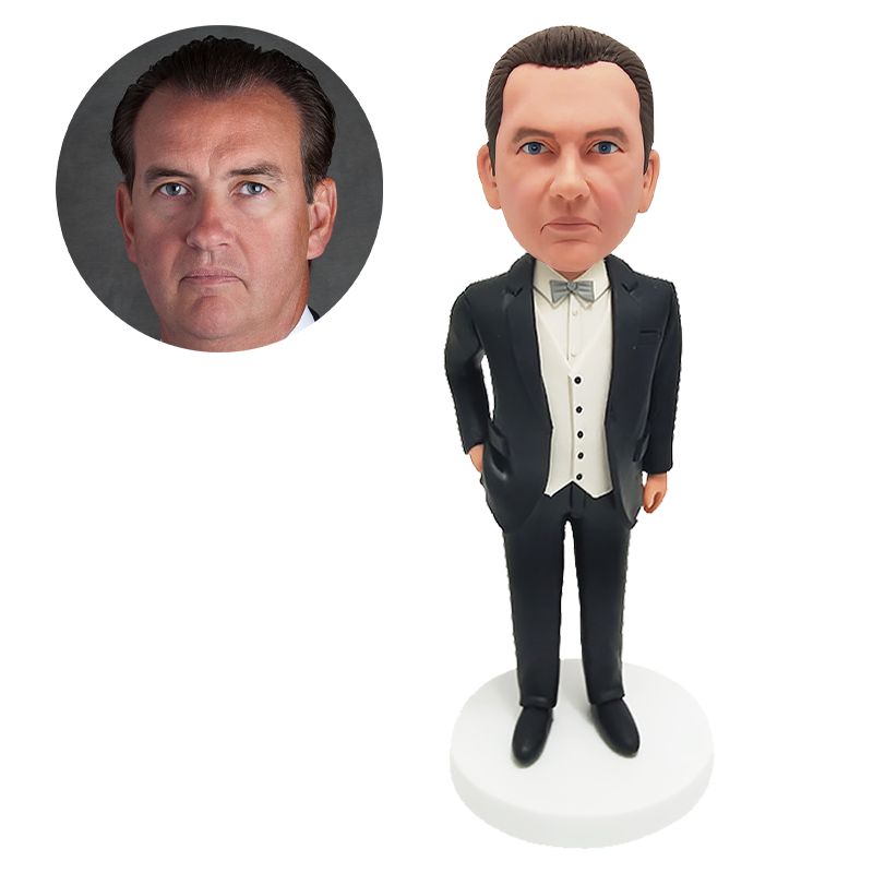personalised bobble head wedding groomsman with one hand in pocket