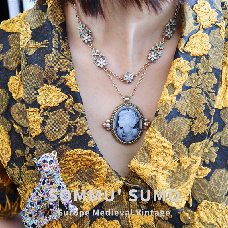 Chic RetroVibe Vintage French relief European head necklace