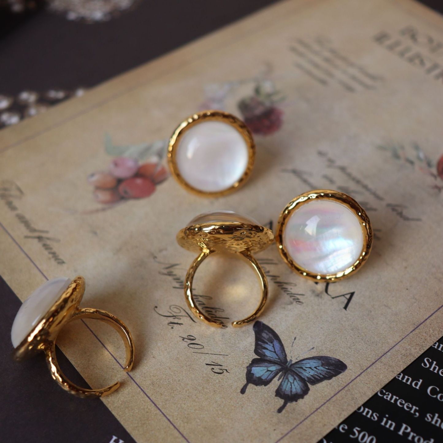 Chic RetroVibe French white fritillary handmade vintage ring