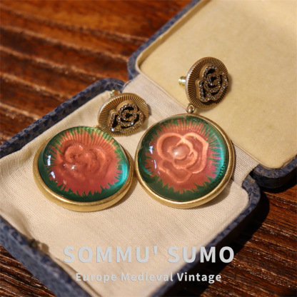 Chic RetroVibe Vintage camellia earrings