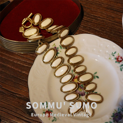 Chic RetroVibe Vintage White enamel necklace bracelet cover