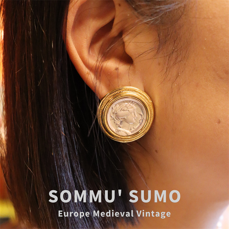 Chic RetroVibe Hercules antique coin necklace portrait antique pendant Baroque pearl earrings