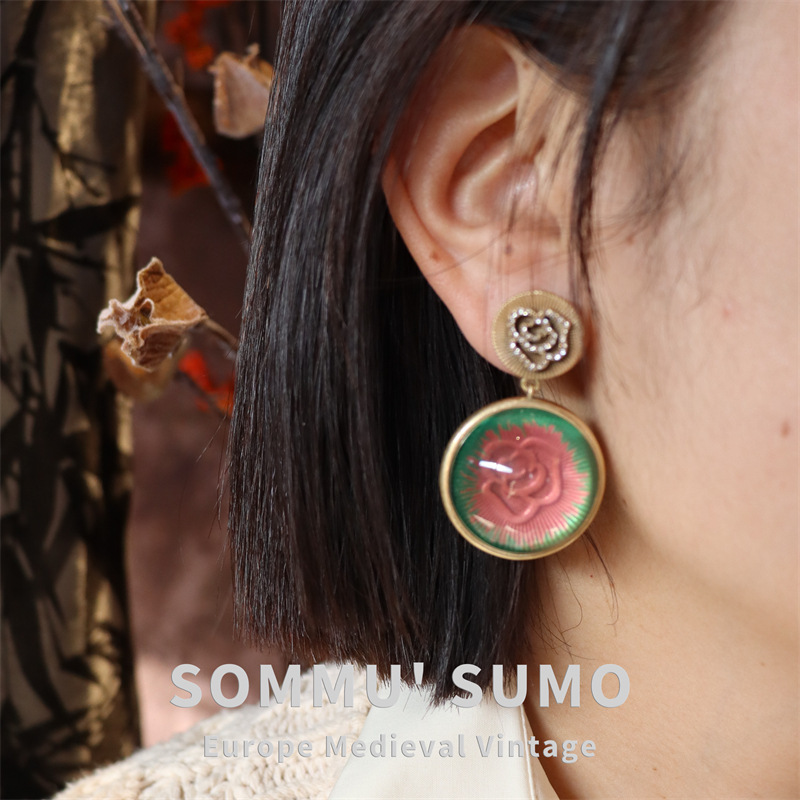 Chic RetroVibe Vintage camellia earrings