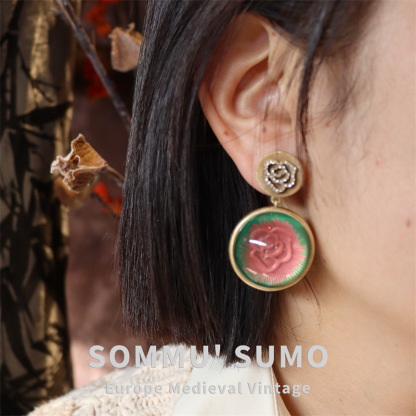Chic RetroVibe Vintage camellia earrings