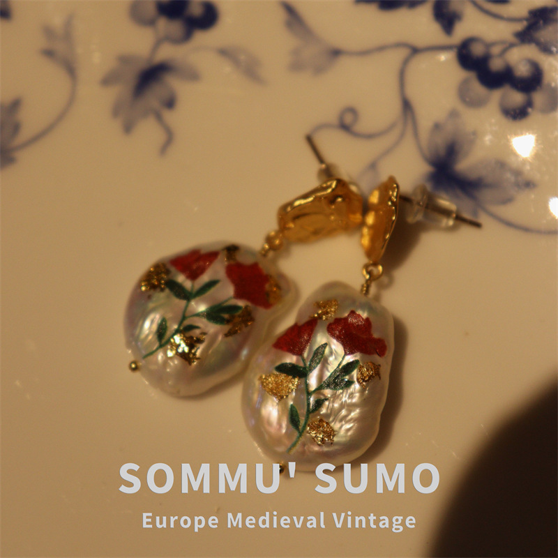 Chic RetroVibe Natural Baroque shaped pearl necklace gold foil painted earrings set