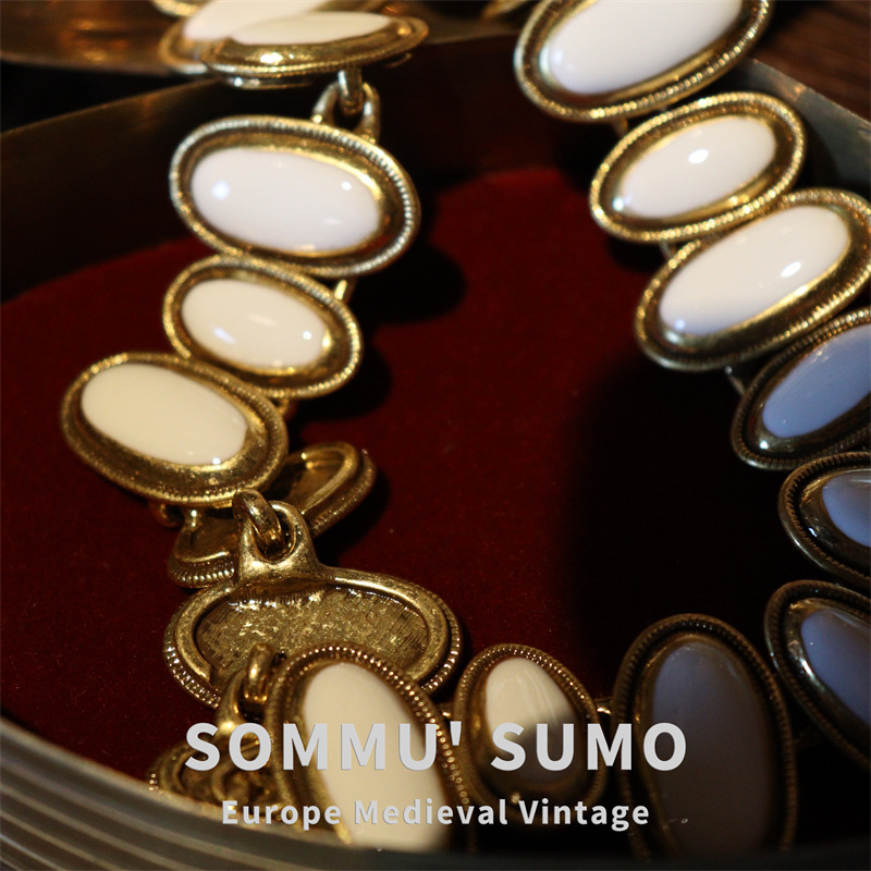 Chic RetroVibe Vintage White enamel necklace bracelet cover