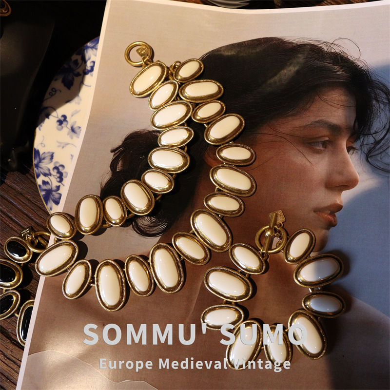 Chic RetroVibe Vintage White enamel necklace bracelet cover