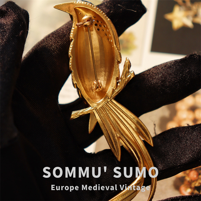 Chic Retrovibe Vintage Enamel Austrian Crystal Brooch