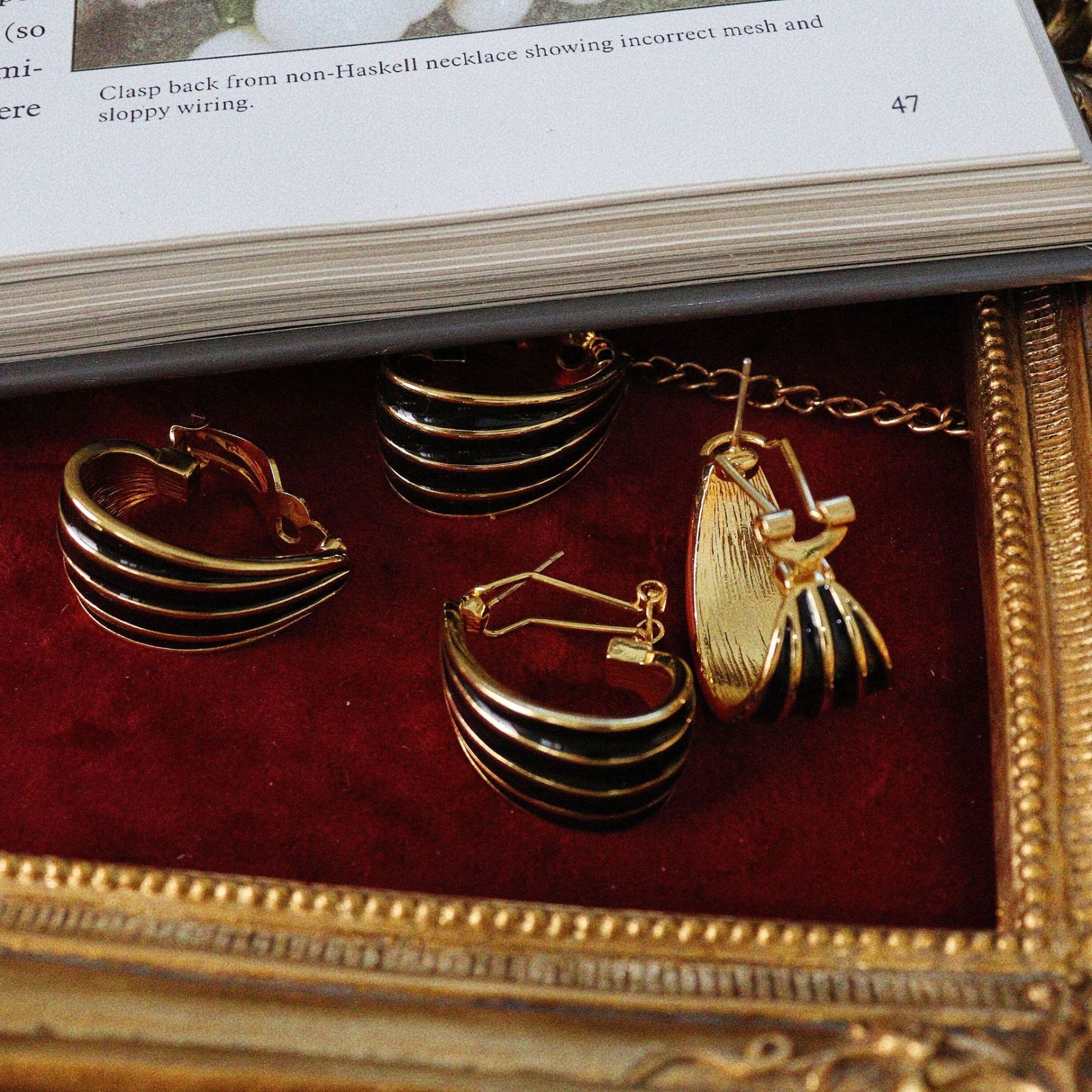 Chic Retrovibe Black Enamel Pattern Earrings