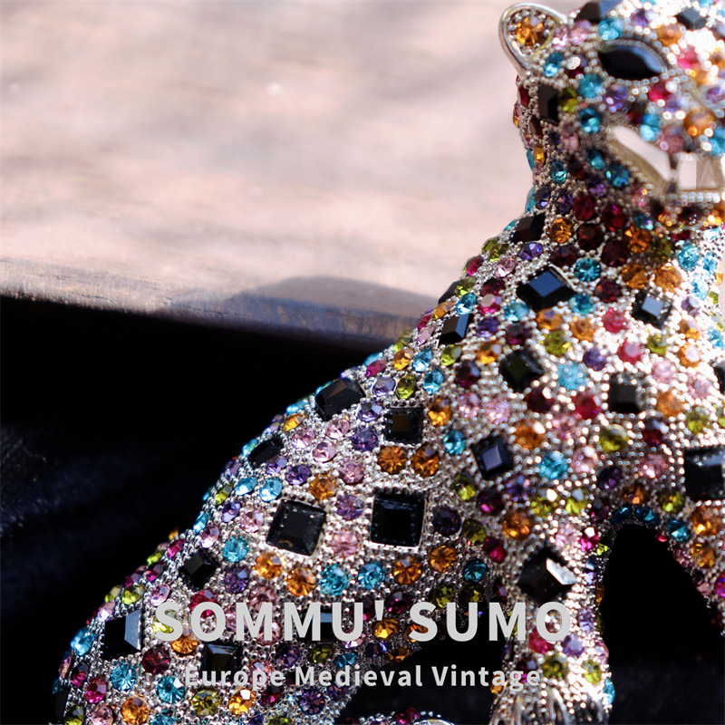 Chic RetroVibeFull Diamond Cheetah Brooch