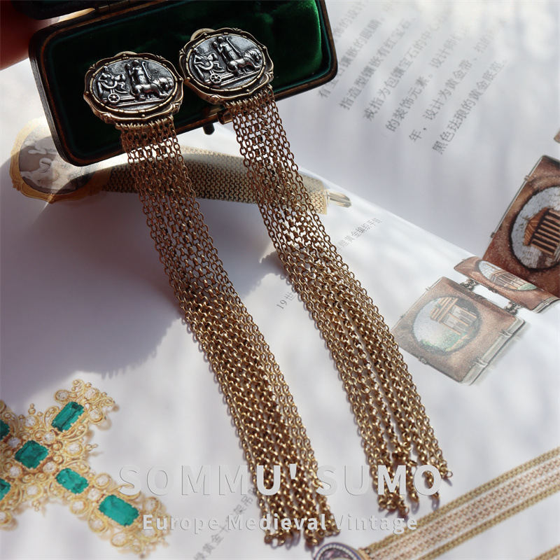 Chic Retrovibe 1840s Embossed Tassel Auricular Needle