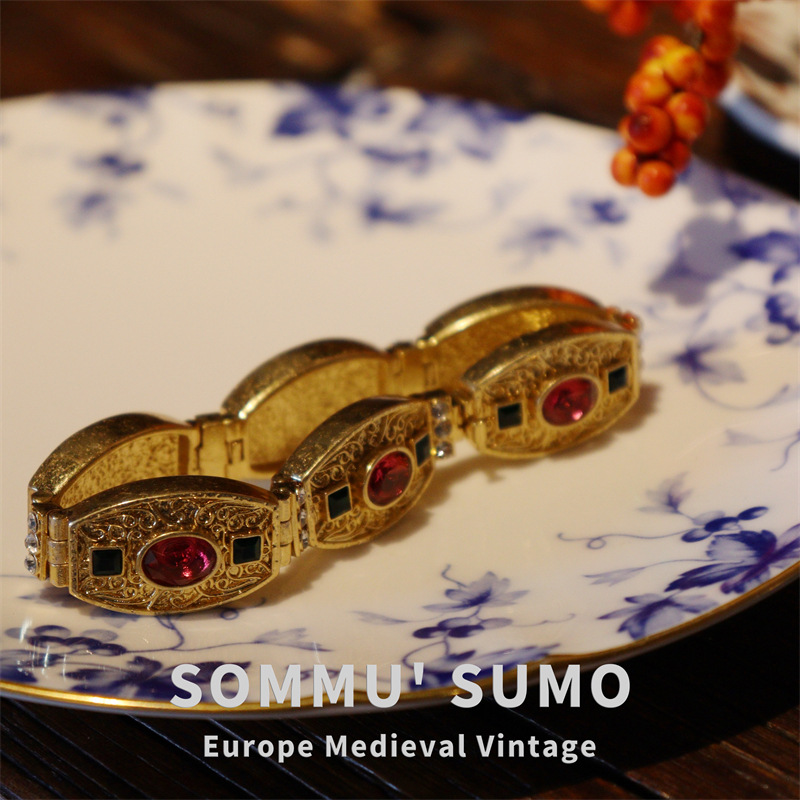 Chic Retrovibe Vintage Red Crystal Palace Sense Brace Lace Bracelet