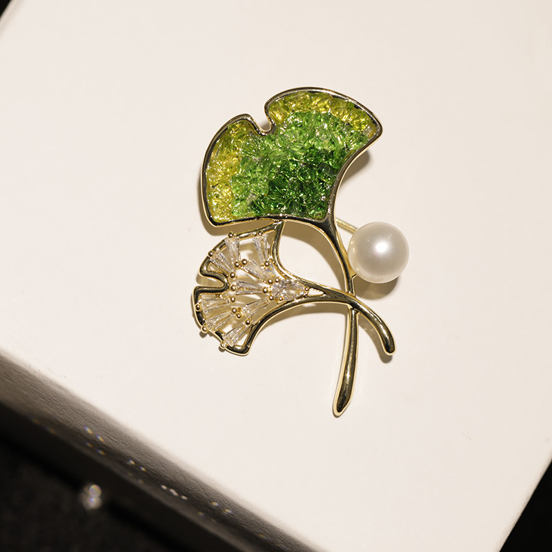 Chic RetroVibe Pearl Green Crystal Ginkgo Leaf Brooch