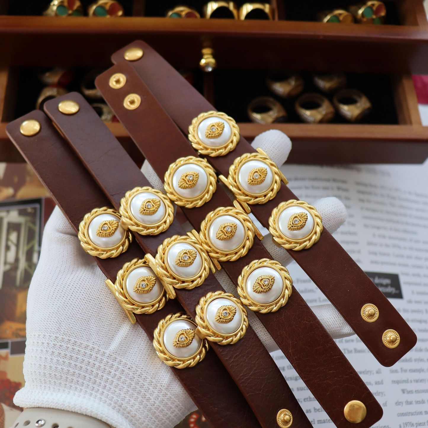 Chic RetroVibe Cowhide Pearl Bracelet