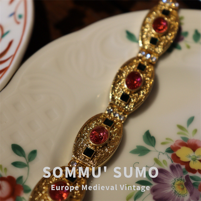 Chic Retrovibe Vintage Red Crystal Palace Sense Brace Lace Bracelet