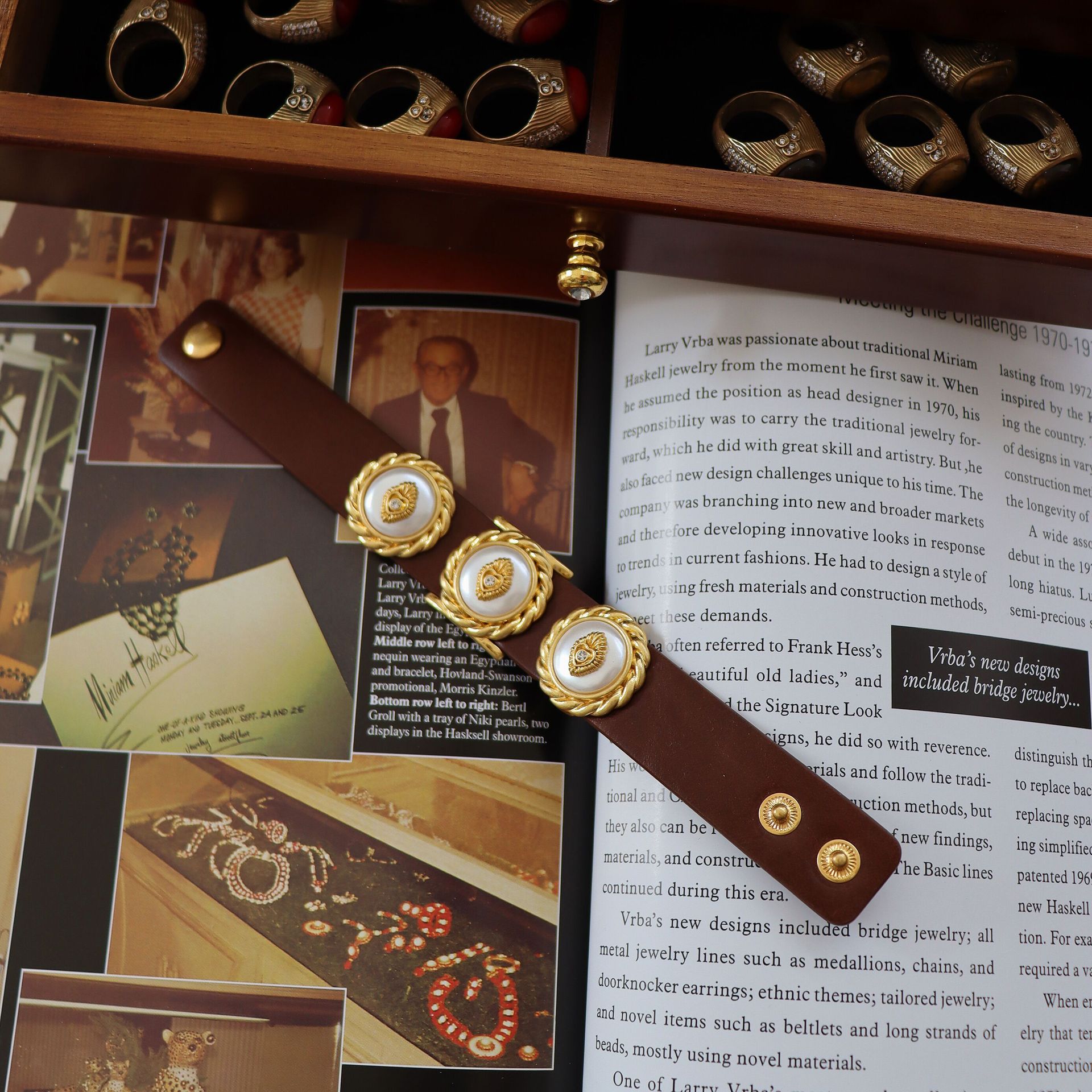 Chic RetroVibe Cowhide Pearl Bracelet