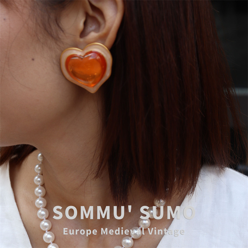 Chic Retrovibe Vintage Earrings Heart-Shaped Orange Resin