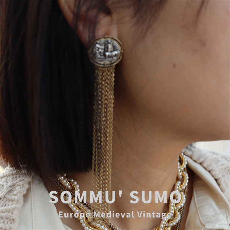 Chic Retrovibe 1840s Embossed Tassel Auricular Needle