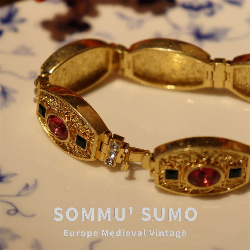 Chic Retrovibe Vintage Red Crystal Palace Sense Brace Lace Bracelet