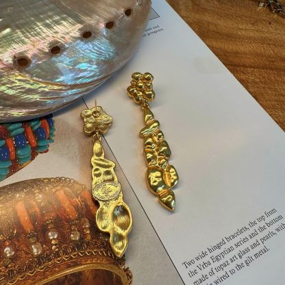 Chic RetroVibe Elizabeth Original Heavy Industry Vintage Bouquet Earri