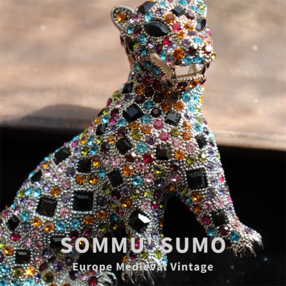 Chic RetroVibeFull Diamond Cheetah Brooch