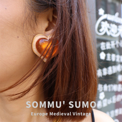 Chic Retrovibe Vintage Earrings Heart-Shaped Orange Resin