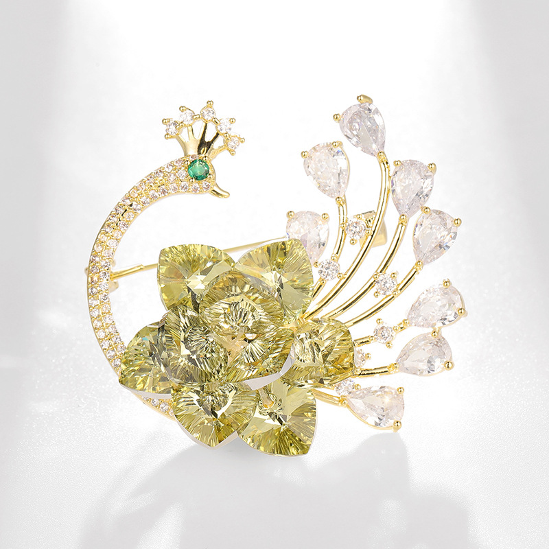 Chic RetroVibe Super Shiny Crystal Peacock Corsage