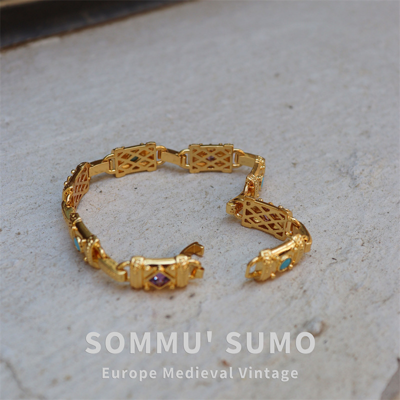 Chic RetroVibe Mysterious Totem Square Green Pine Inlaid Gem Mid-Ancie