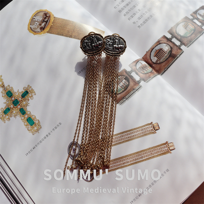 Chic Retrovibe 1840s Embossed Tassel Auricular Needle