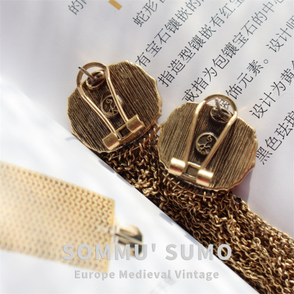Chic Retrovibe 1840s Embossed Tassel Auricular Needle