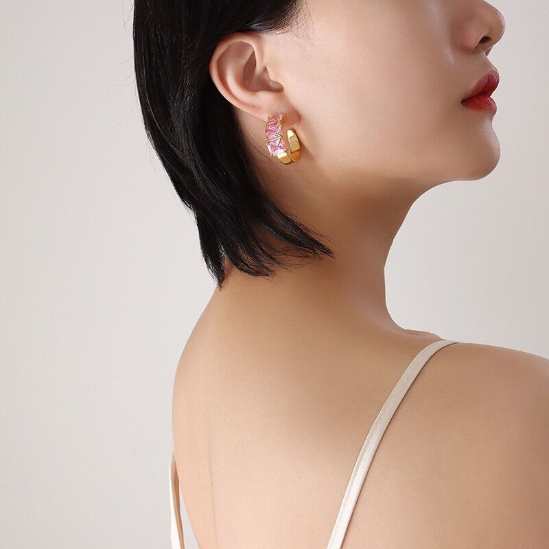 Chic RetroVibe Geometric Pink Square Diamond Stud Earrings