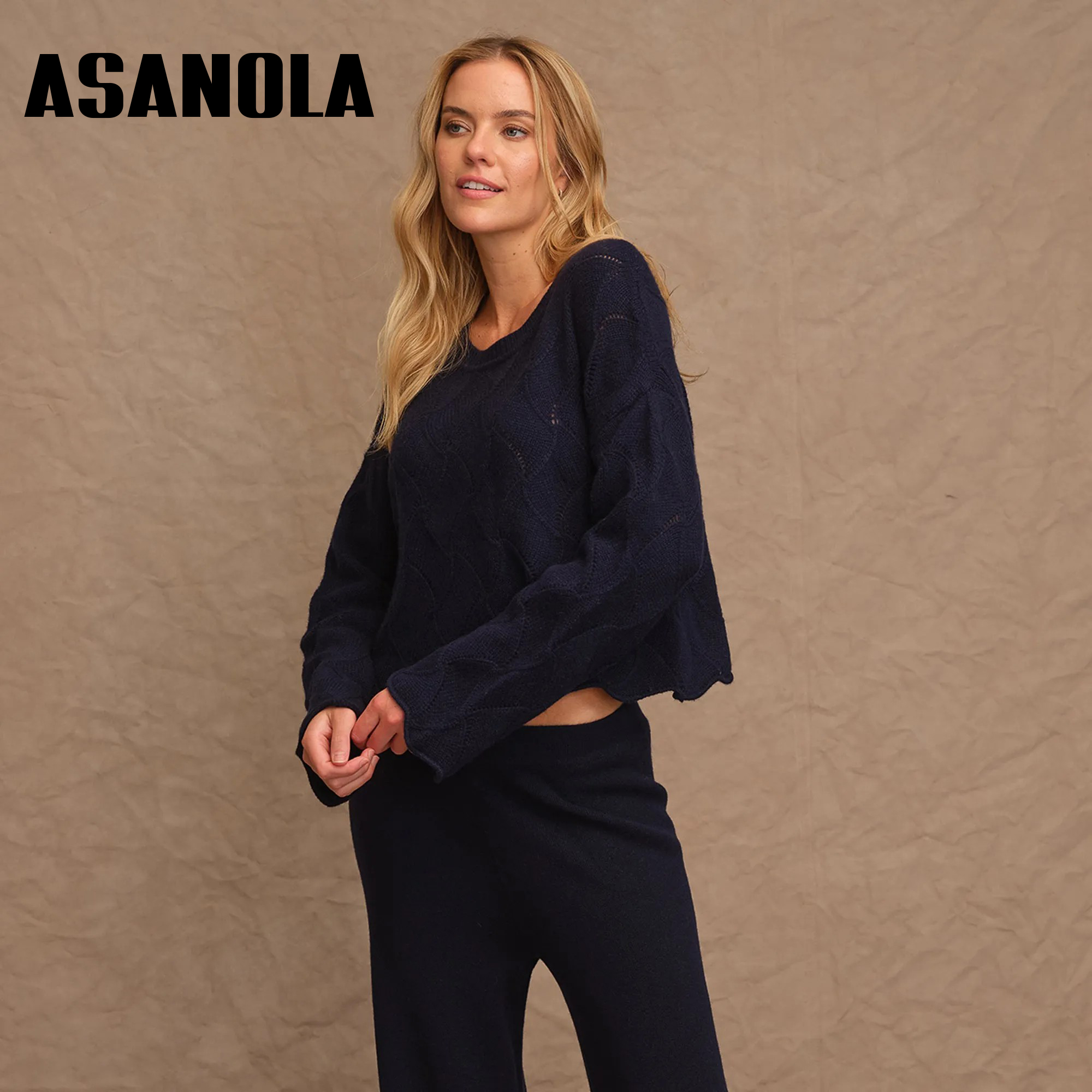 Asanola Cropped Wavy Cable Crew
