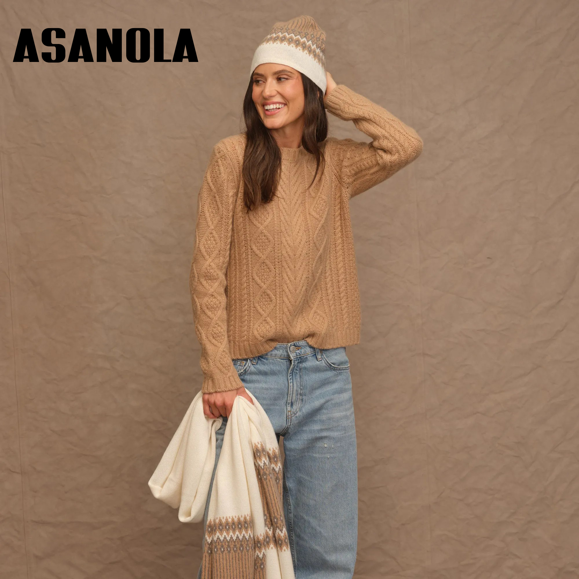 Asanola Classic Cable Crew